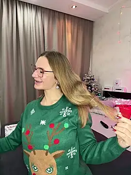 Snapshot of Milf_Tea chatting on December 25, 12:59 am Milf Tea online show from December 25, 12:59 am