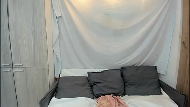 Mhelanny2 online show from January 13, 2:39 am