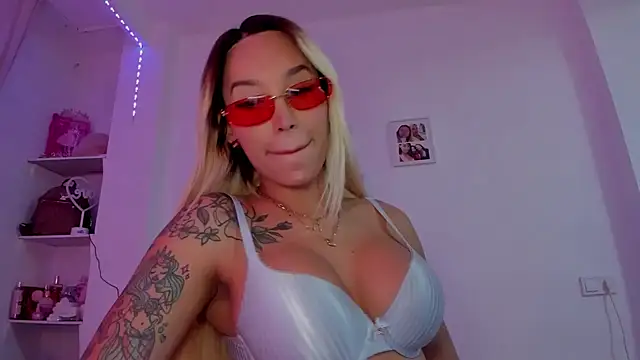  viioletweekend  online show from November 28, 8:44 pm