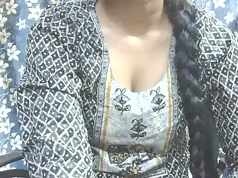 Supriya201 online show from April 28, 3:50 pm