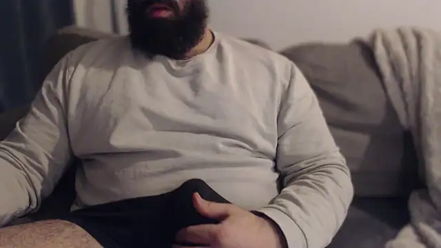 hugemachohandsome online show from December 22, 10:18 pm