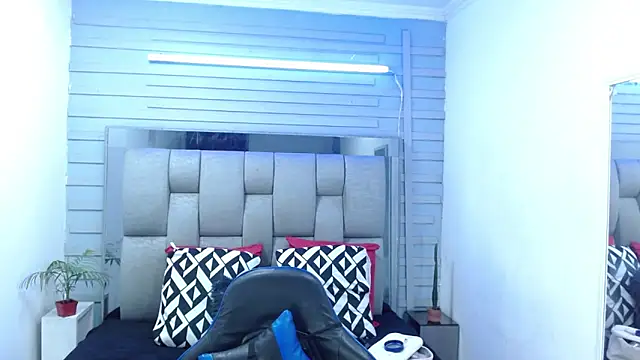 evelin zaens online show from March 10, 4:17 am