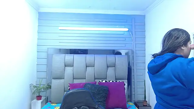 evelin zaens online show from April 9, 3:28 am