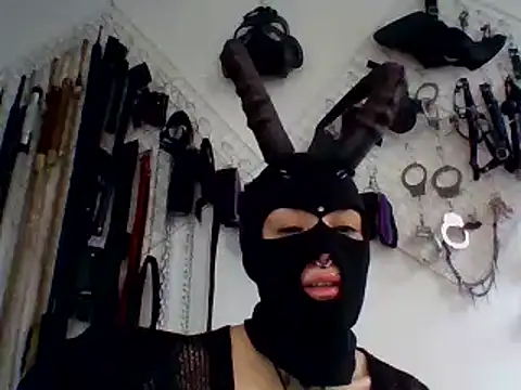 Snapshot of FeticheMacabre chatting on January 1, 5:55 pm FeticheMacabre online show from January 1, 5:55 pm