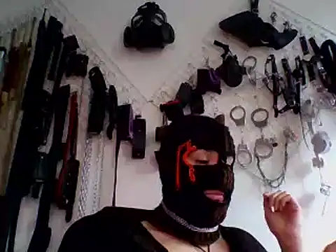 Snapshot of FeticheMacabre chatting on January 11, 7:49 pm FeticheMacabre online show from January 11, 7:49 pm