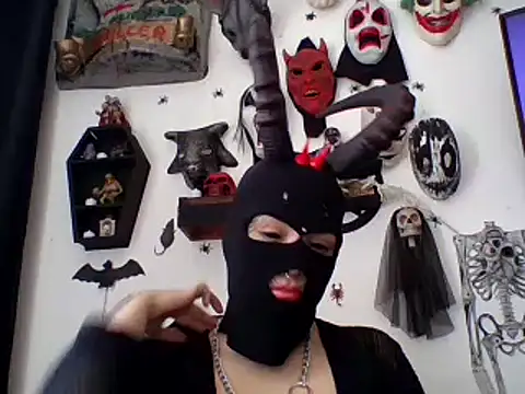 Snapshot of FeticheMacabre chatting on November 22, 4:28 pm FeticheMacabre online show from November 22, 4:28 pm