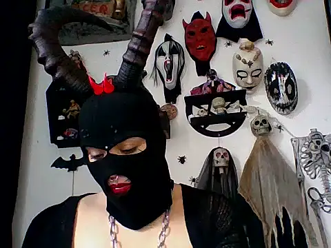 Snapshot of FeticheMacabre chatting on November 30, 6:56 pm FeticheMacabre online show from November 30, 6:56 pm