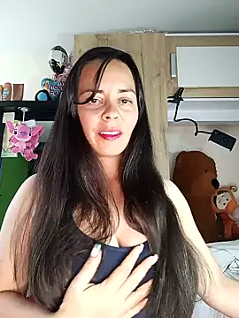 johannatb online show from December 8, 6:50 pm