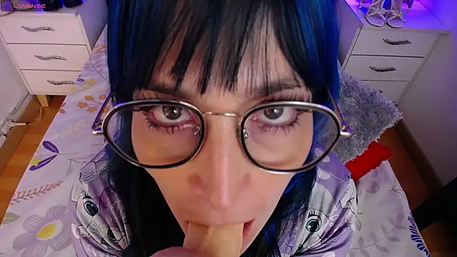 alicia moom online show from February 22, 8:20 pm