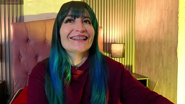 alicia moom online show from April 13, 7:08 pm