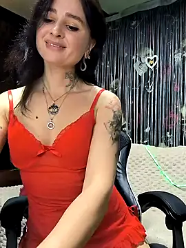 KikiXRed online show from December 15, 4:59 pm