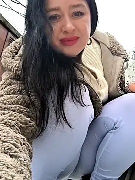 KikiXRed online show from February 25, 6:45 am