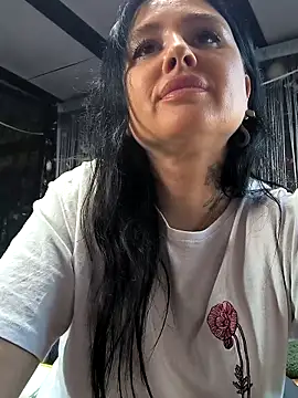 KikiXRed online show from April 5, 3:31 pm