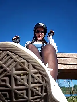 bellapaty online show from April 15, 9:05 am