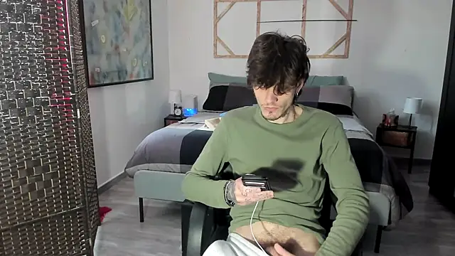 Snapshot of xxxciro13xxx chatting on February 11, 10:37 am xxxciro13xxx online show from February 11, 10:37 am