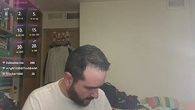 curiosillo83 online show from October 12, 4:11 am