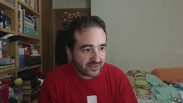 Snapshot of curiosillo83 chatting on June 23, 8:29 pm curiosillo83 online show from June 23, 8:29 pm