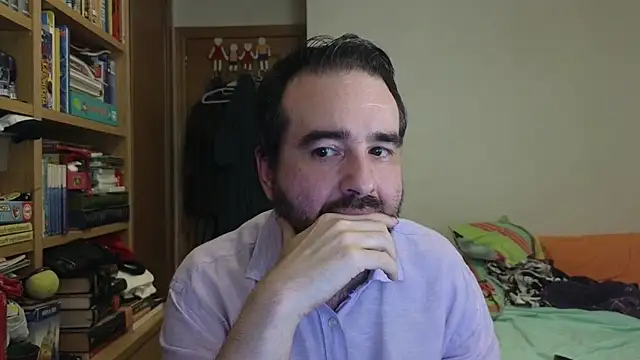Snapshot of curiosillo83 chatting on July 3, 3:40 pm curiosillo83 online show from July 3, 3:40 pm