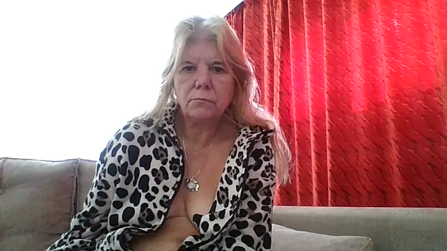 TrustfulVampire1 online show from January 18, 12:15 pm