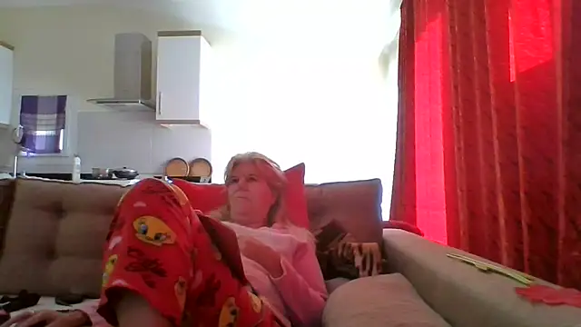 TrustfulVampire1 online show from November 15, 6:22 am