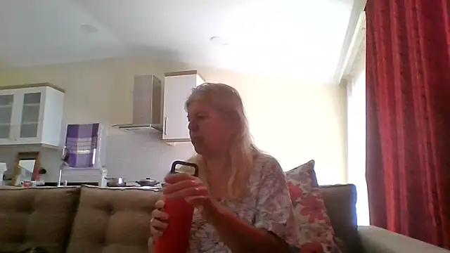 TrustfulVampire1 online show from April 18, 9:57 am