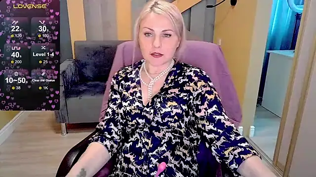 Snapshot of Candy_Long chatting on February 27, 9:32 am Candy Long online show from February 27, 9:32 am