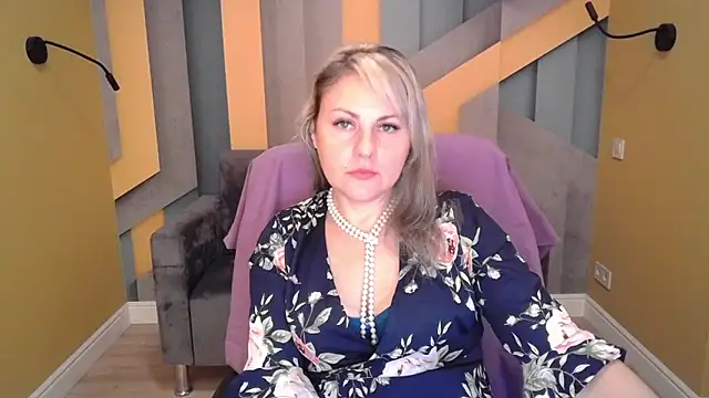 Snapshot of Candy_Long chatting on November 7, 6:24 am Candy Long online show from November 7, 6:24 am