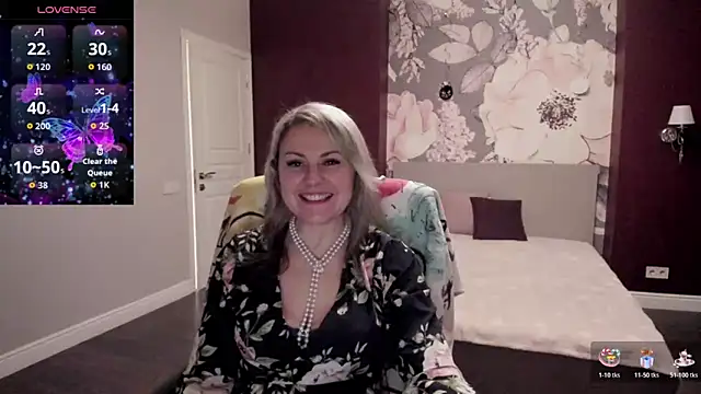 Snapshot of Candy_Long chatting on December 18, 7:20 pm Candy Long online show from December 18, 7:20 pm