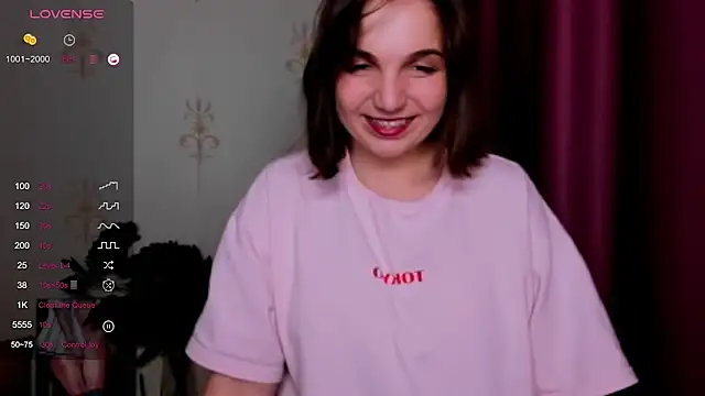 KindHazelHere  online show from February 18, 5:10 pm