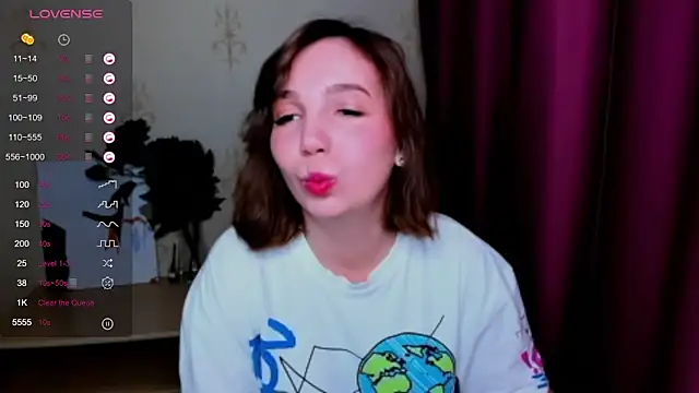 KindHazelHere  online show from March 18, 8:15 pm