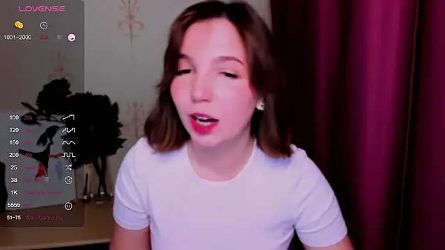 KindHazelHere  online show from March 19, 8:11 pm