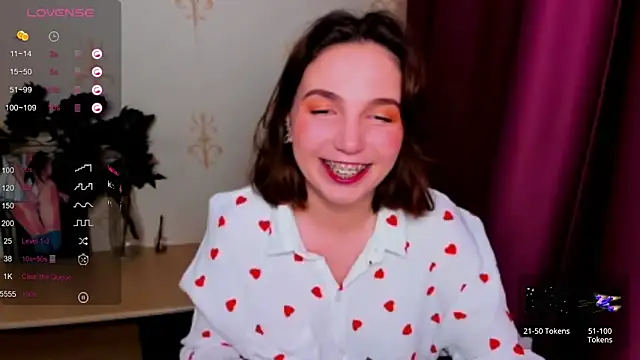 KindHazelHere  online show from September 8, 8:19 pm