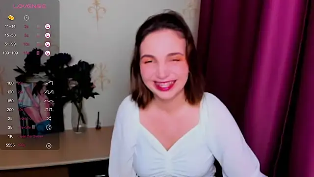 KindHazelHere  online show from September 11, 5:13 pm