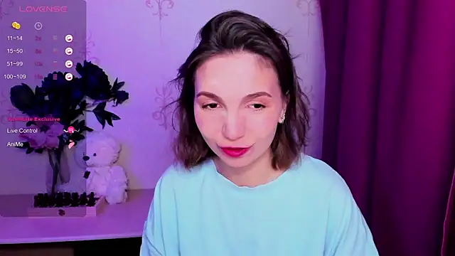 KindHazelHere  online show from February 23, 11:35 pm