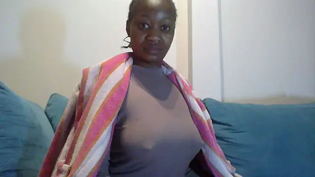 Snapshot of Hardnipples8 chatting on June 11, 12:32 am Hardnipples8 online show from June 11, 12:32 am