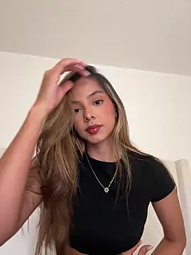 Snapshot of Bella_cutte_ chatting on November 23, 10:53 pm Bella cutte online show from November 23, 10:53 pm