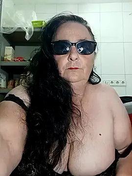 Snapshot of eroticjessitop chatting on June 15, 9:28 pm eroticjessitop online show from June 15, 9:28 pm