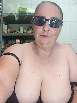 Snapshot of eroticjessitop chatting on July 2, 5:41 pm eroticjessitop online show from July 2, 5:41 pm