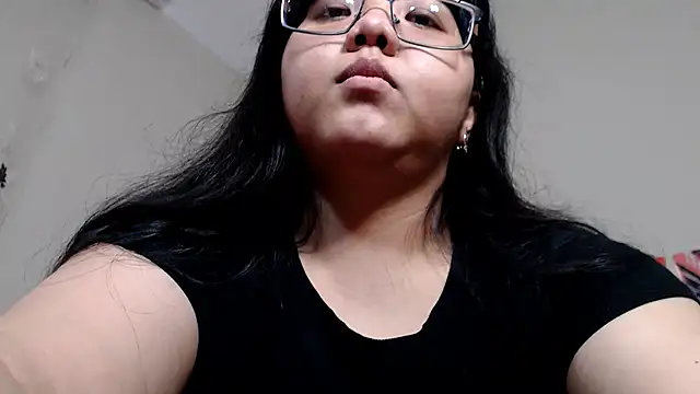Snapshot of Moertomlly chatting on February 8, 9:46 am Moertomlly online show from February 8, 9:46 am