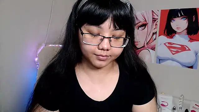Snapshot of Moertomlly chatting on February 9, 3:11 am Moertomlly online show from February 9, 3:11 am