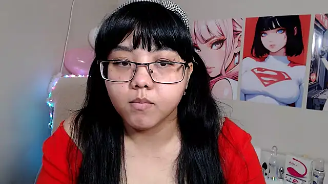 Snapshot of Moertomlly chatting on February 14, 7:07 am Moertomlly online show from February 14, 7:07 am