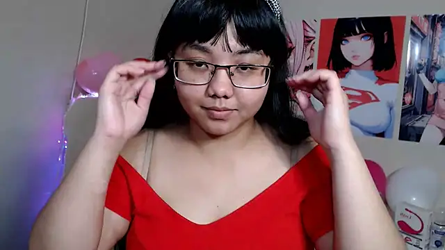 Snapshot of Moertomlly chatting on February 16, 6:54 am Moertomlly online show from February 16, 6:54 am