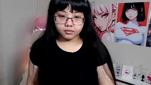 Snapshot of Moertomlly chatting on February 17, 3:47 am Moertomlly online show from February 17, 3:47 am