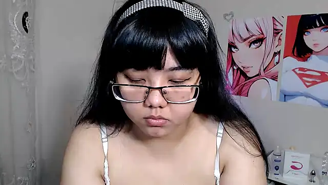 Snapshot of Moertomlly chatting on February 26, 3:42 am Moertomlly online show from February 26, 3:42 am