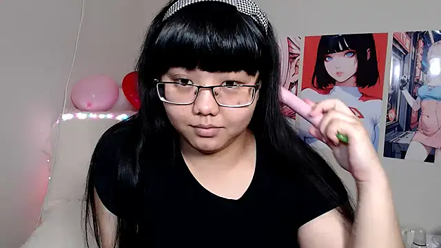 Snapshot of Moertomlly chatting on March 6, 3:24 am Moertomlly online show from March 6, 3:24 am