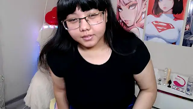Snapshot of Moertomlly chatting on March 11, 6:32 am Moertomlly online show from March 11, 6:32 am