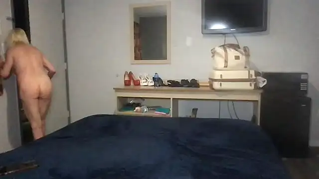 TiffaneyLove online show from February 18, 3:02 am