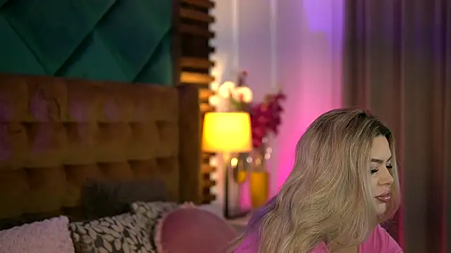 SophieBoobsX online show from November 21, 6:01 am