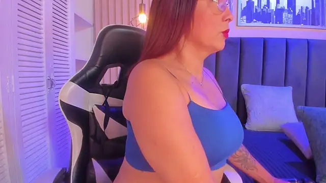 ashlye miller  online show from March 20, 4:06 am