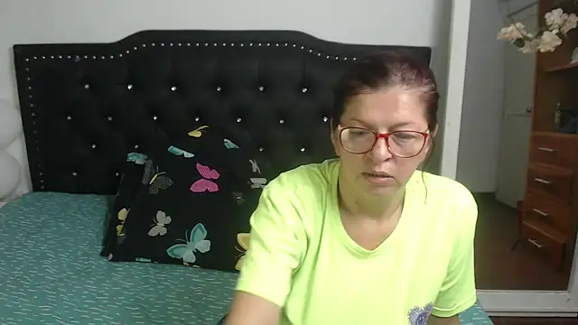 jellyfishhot online show from February 18, 11:41 pm